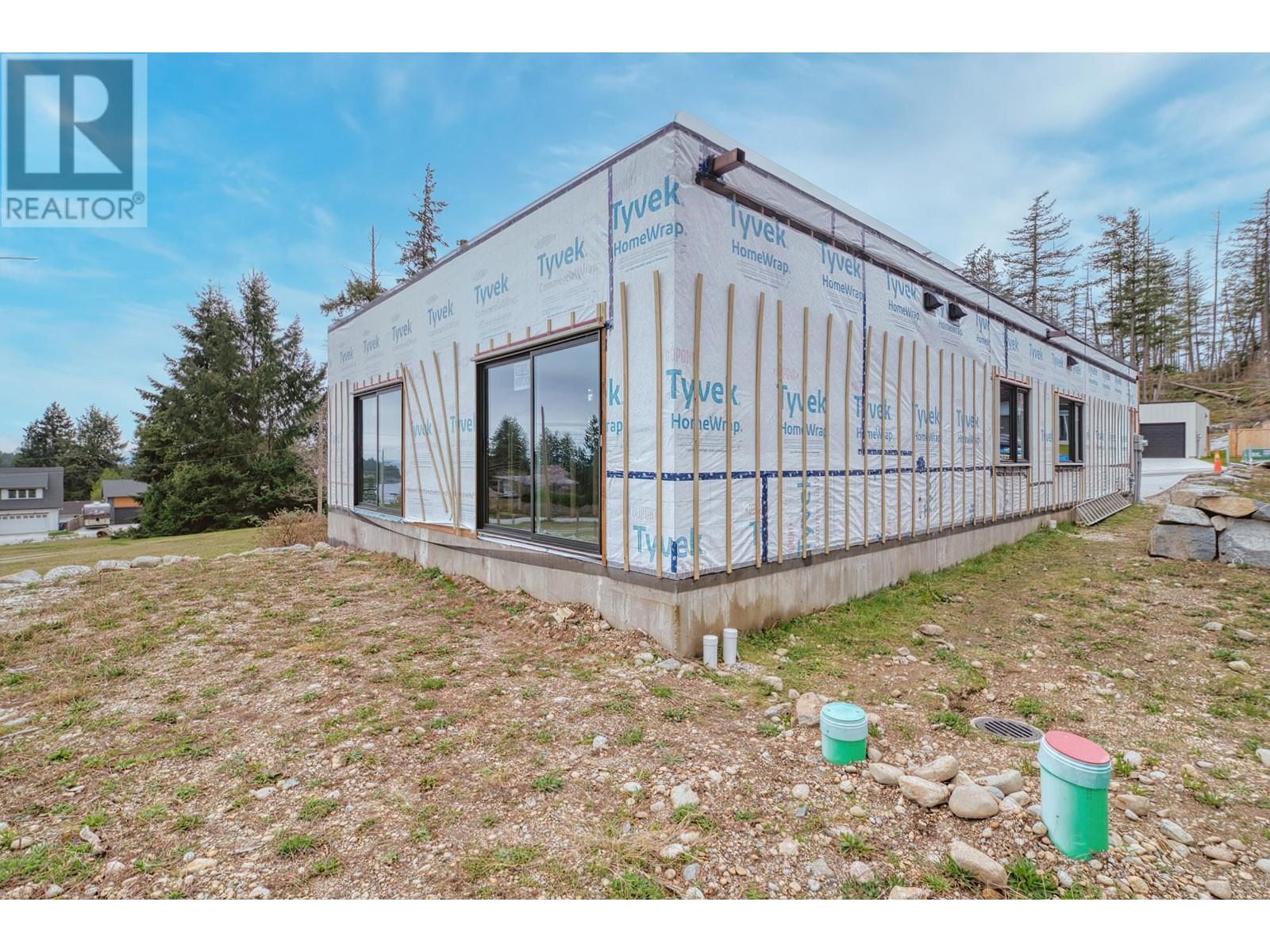 5410 STELLAR WAY, Sechelt