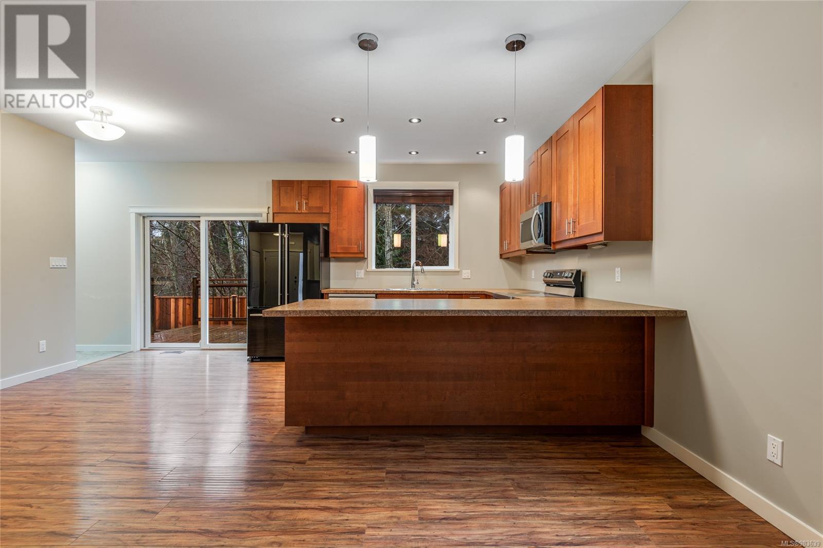 2746 Bradford Dr, Campbell River real estate listing 983639