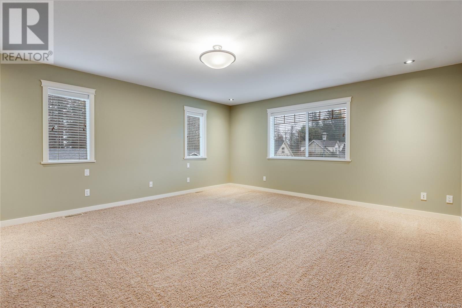 2746 Bradford Dr, Campbell River real estate listing 983639