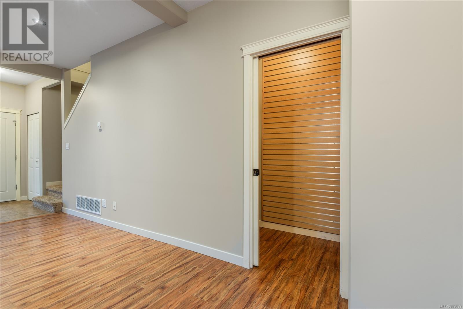 2746 Bradford Dr, Campbell River real estate listing 983639