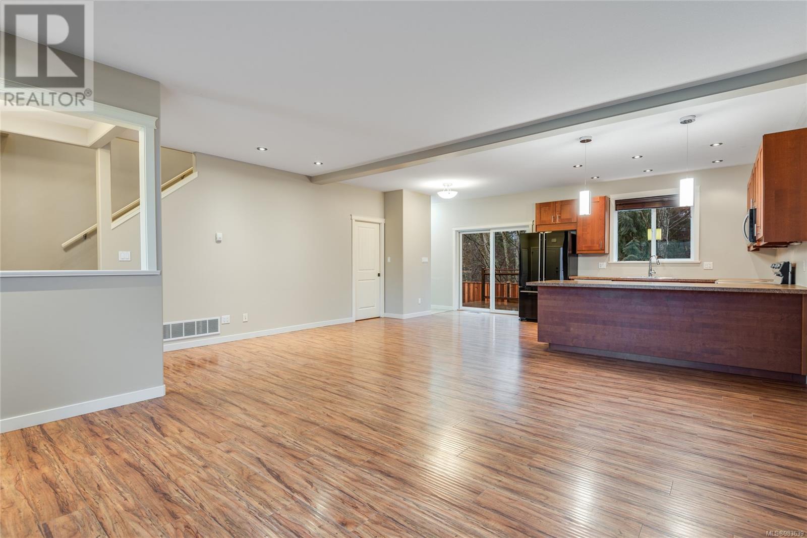 2746 Bradford Dr, Campbell River real estate listing 983639