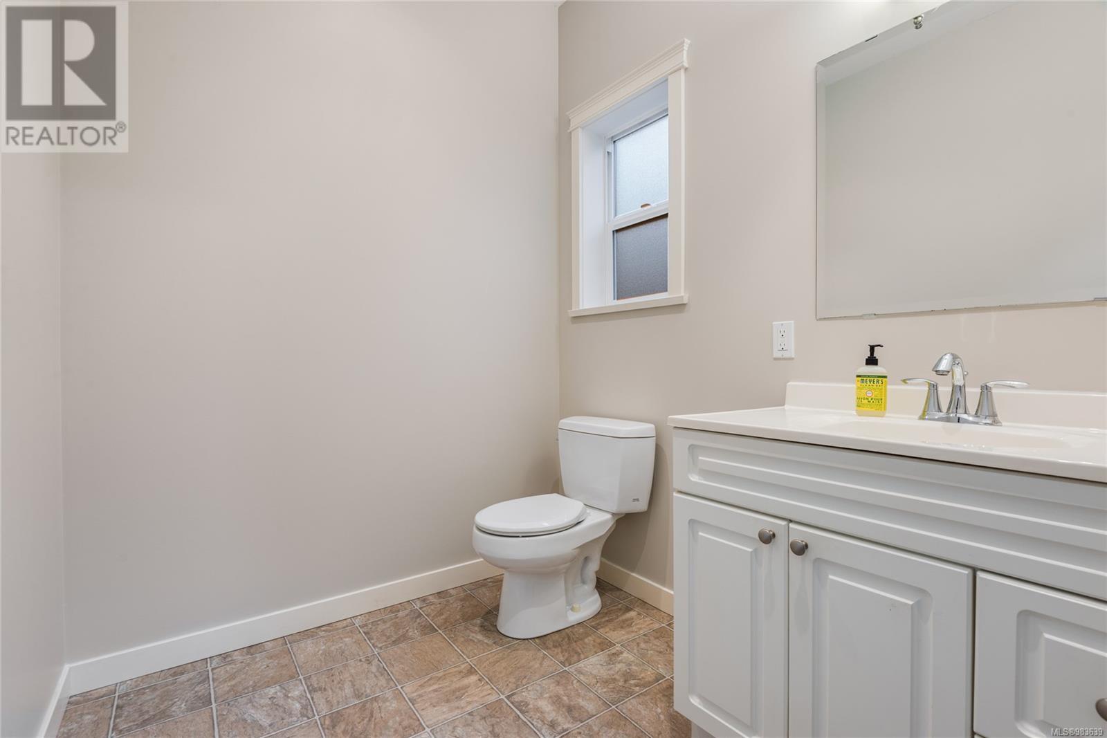 2746 Bradford Dr, Campbell River real estate listing 983639