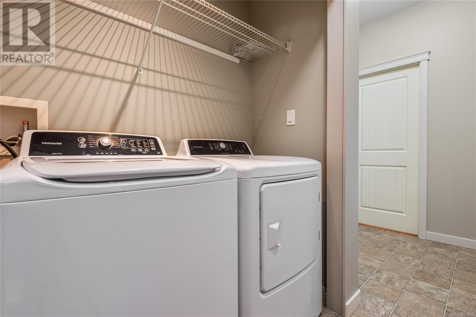 2746 Bradford Dr, Campbell River real estate listing 983639