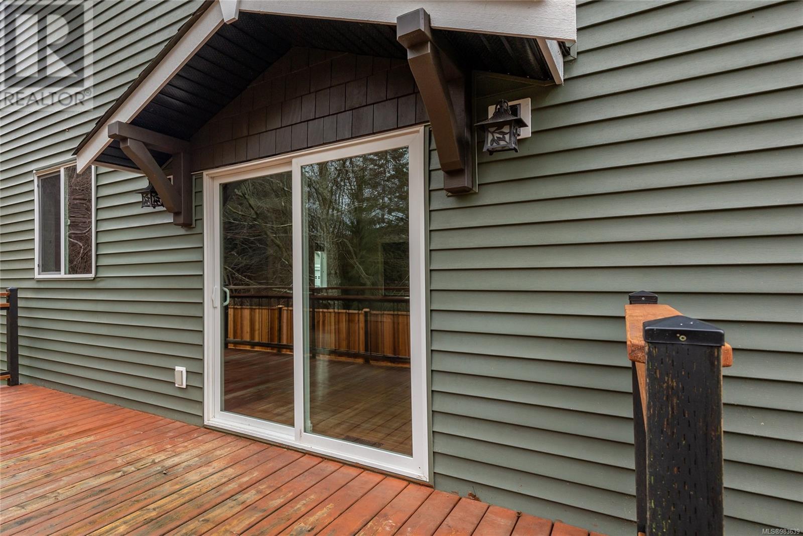 2746 Bradford Dr, Campbell River real estate listing 983639