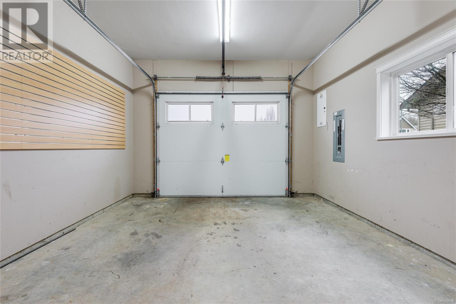 2746 Bradford Dr, Campbell River real estate listing 983639