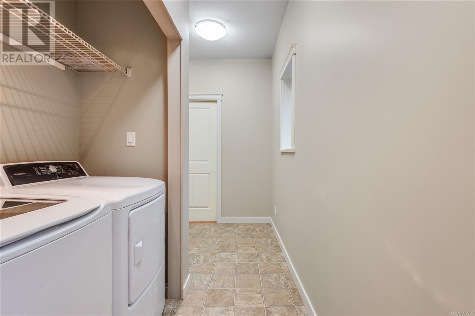 2746 Bradford Dr, Campbell River real estate listing 983639