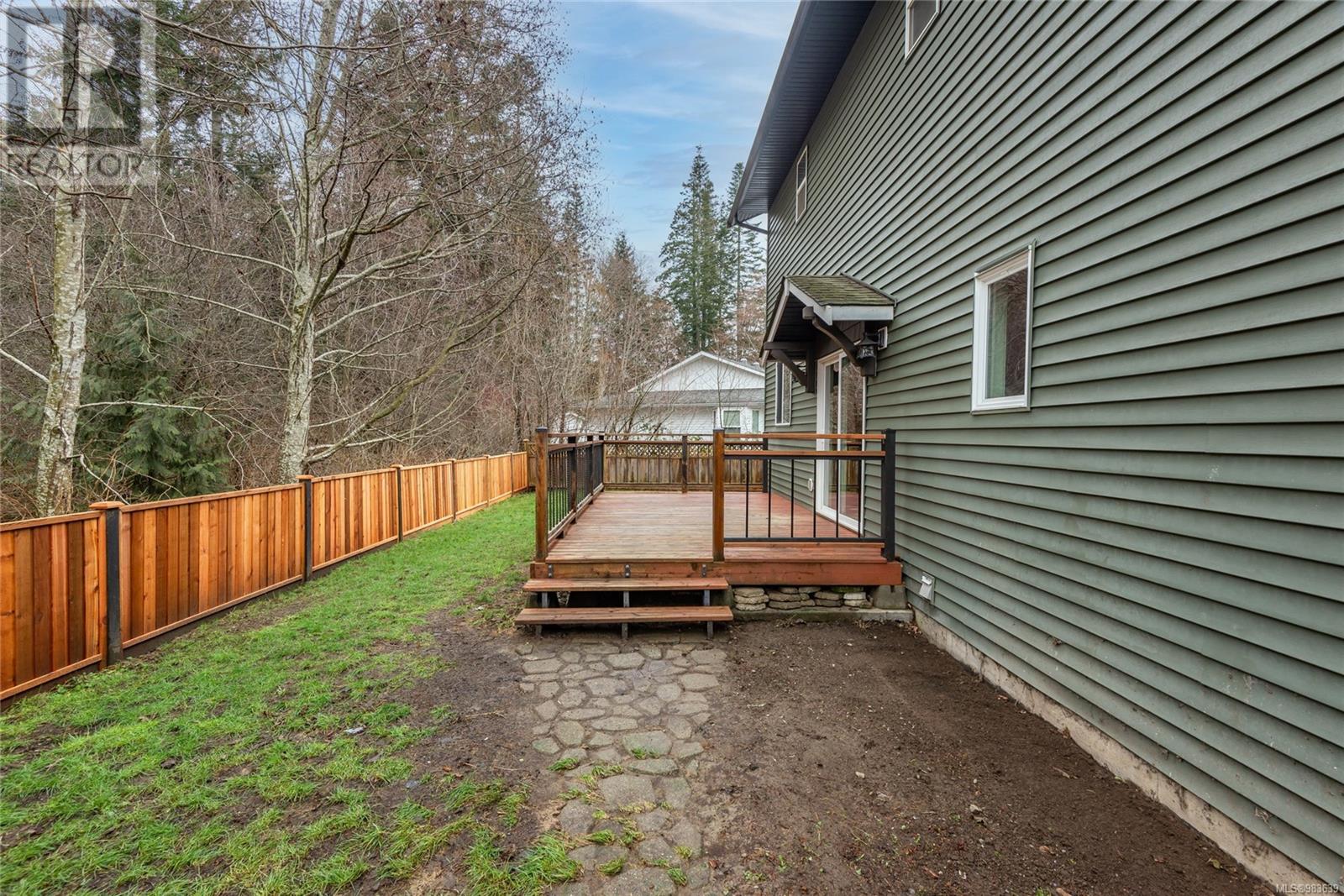 2746 Bradford Dr, Campbell River real estate listing 983639