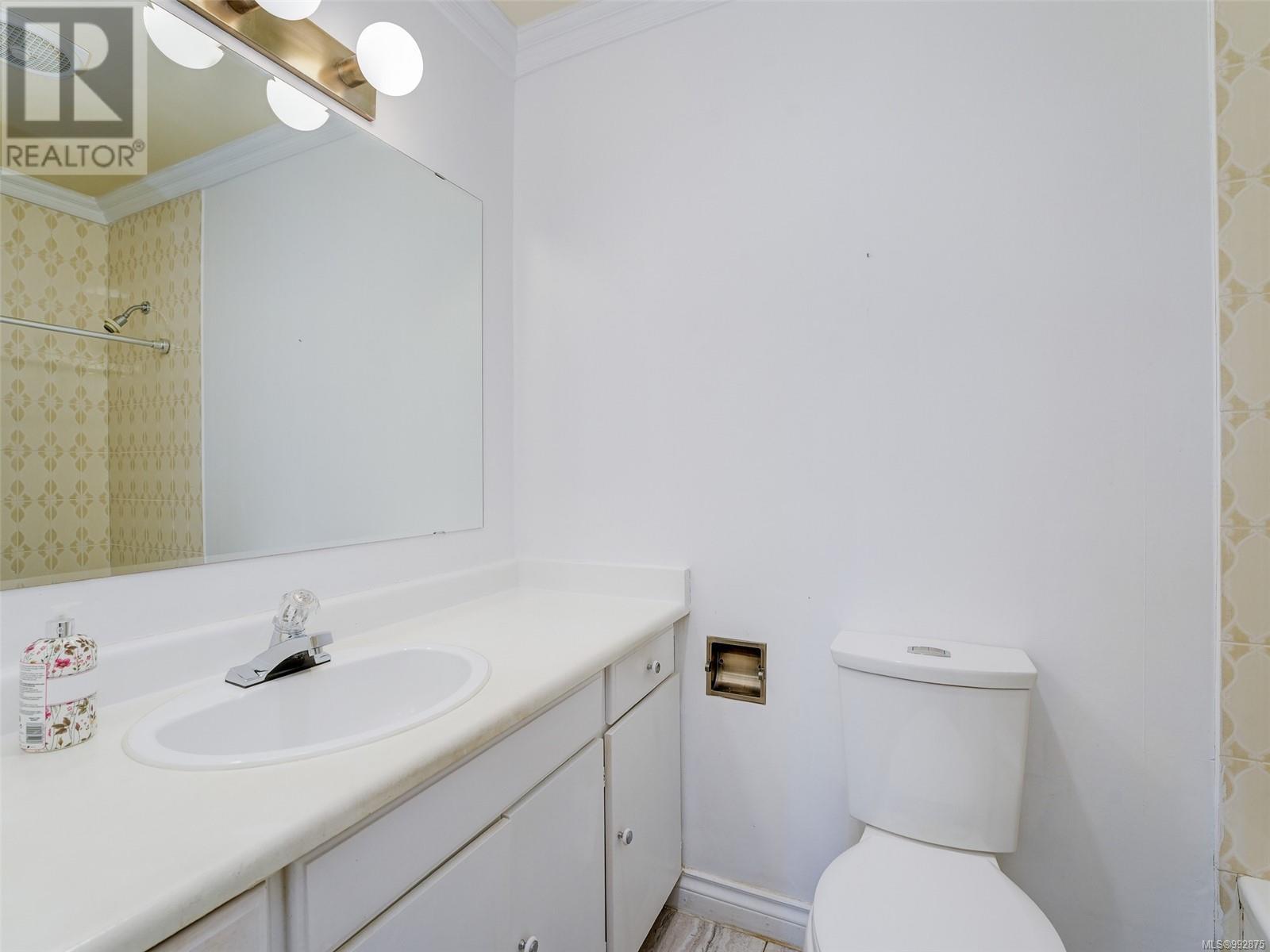 Photo 2 of 113 225 Belleville St, Victoria BC