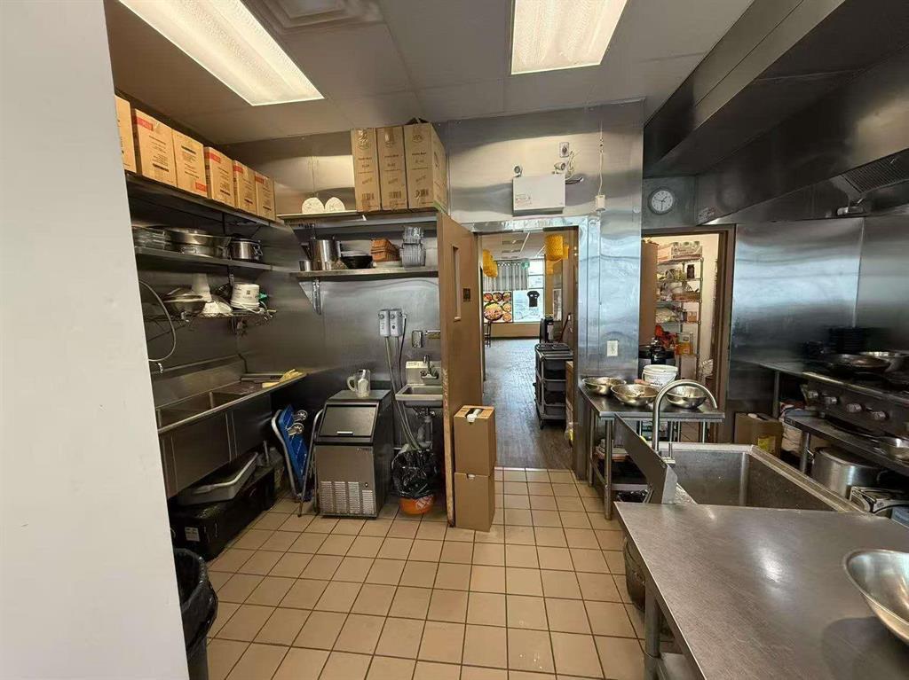 Photo 3 of 140 400 North Town Road, Winnipeg MB