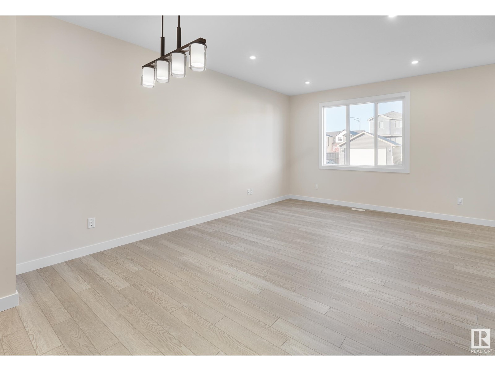 9379 221 ST NW, Edmonton