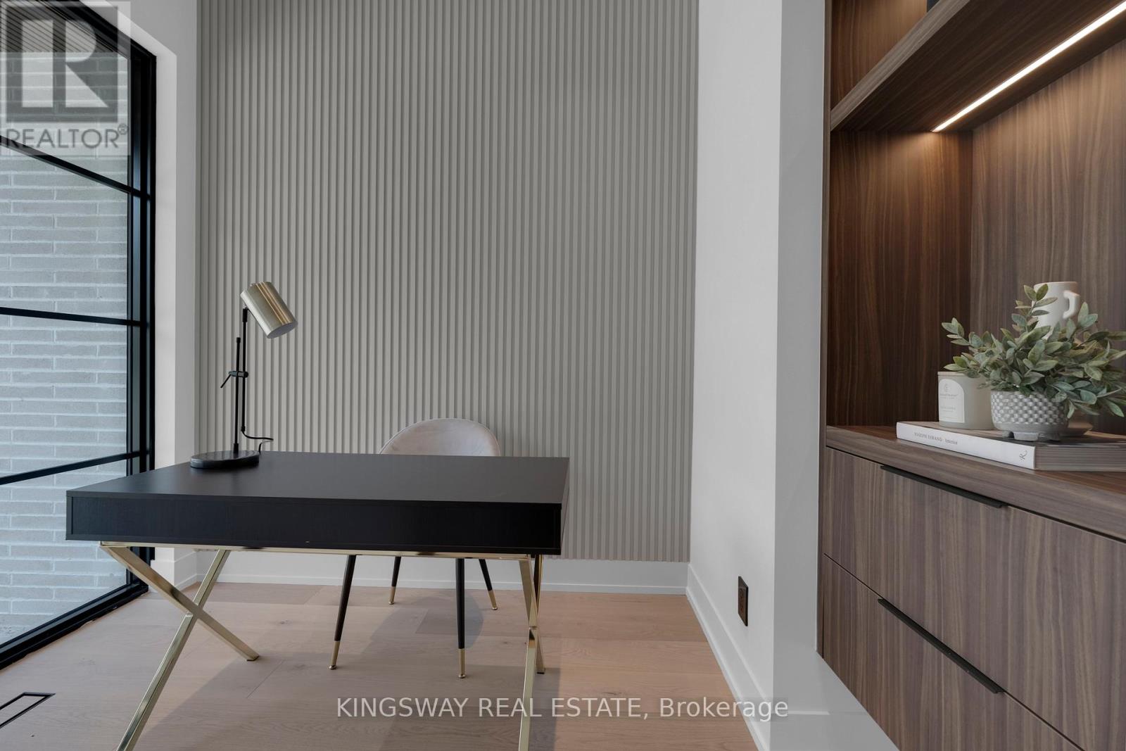 Photo 12 of 17 Broadview Avenue, Mississauga ON