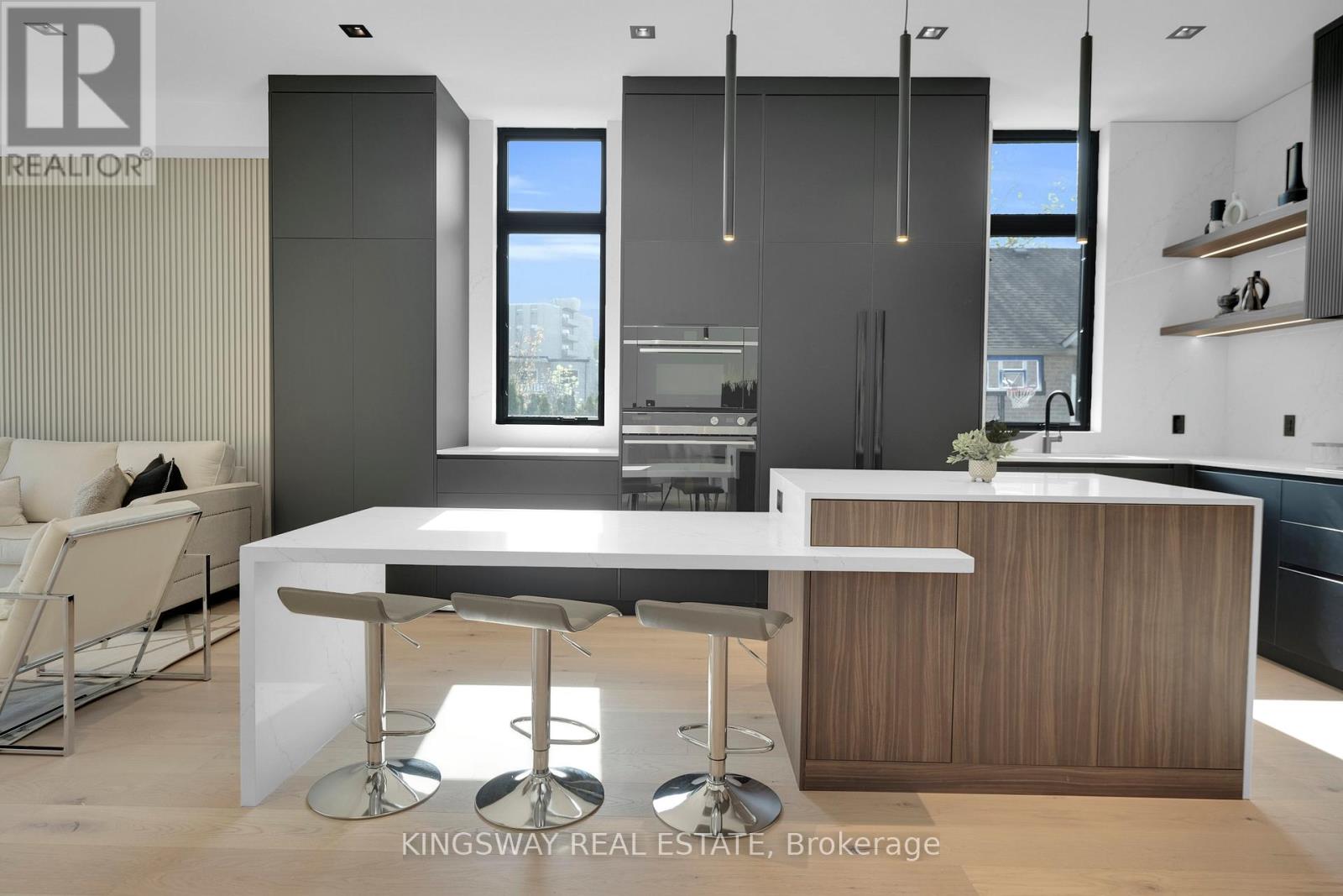 Photo 18 of 17 Broadview Avenue, Mississauga ON