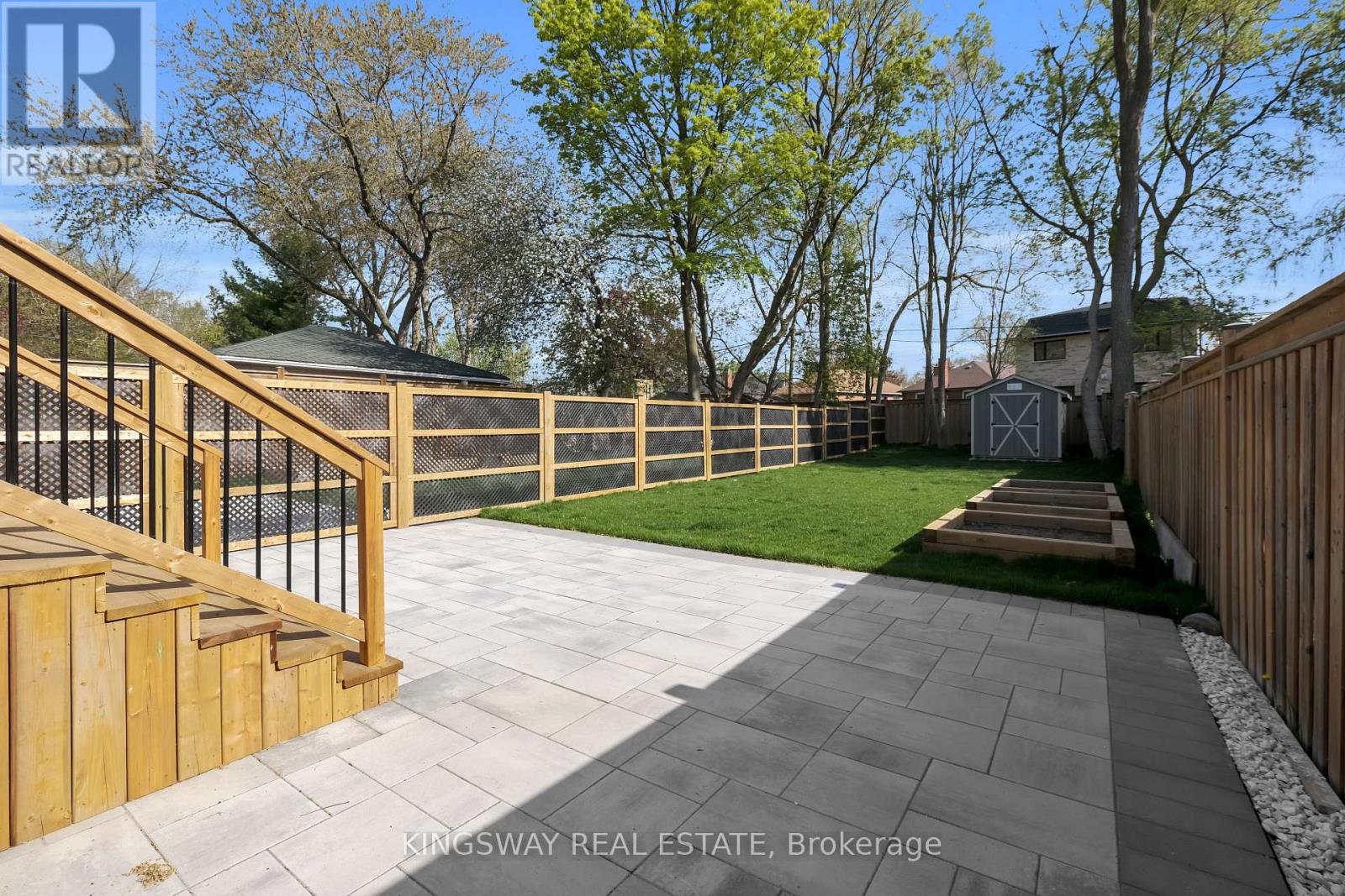 Photo 2 of 17 Broadview Avenue, Mississauga ON