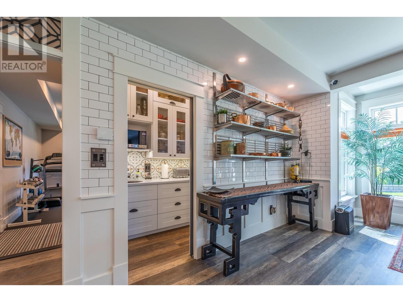 7204 Nixon Road, Summerland
