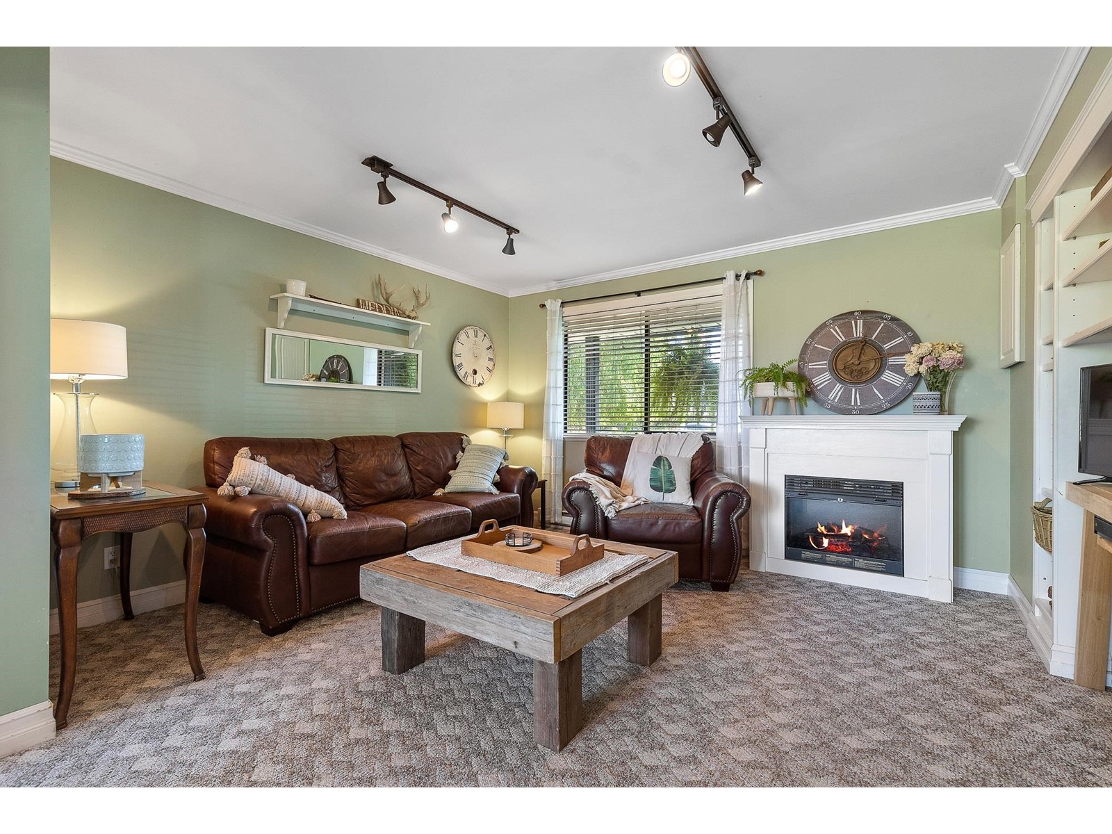 Photo 11 of 6576 Riverside Street, Abbotsford BC