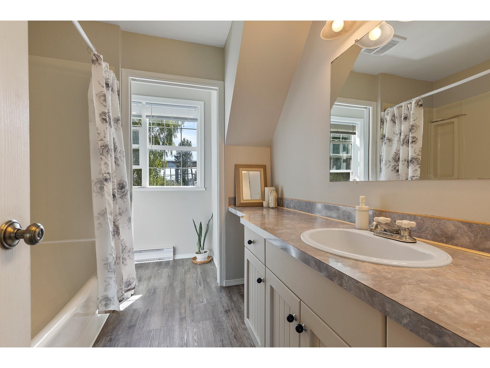 Photo 26 of 6576 Riverside Street, Abbotsford BC