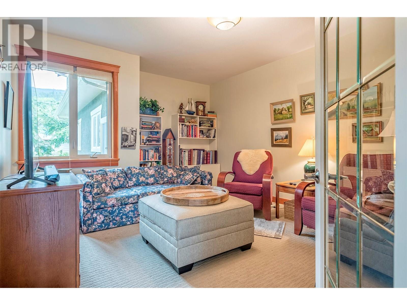 15714 Whiskey Cove Road, Lake Country