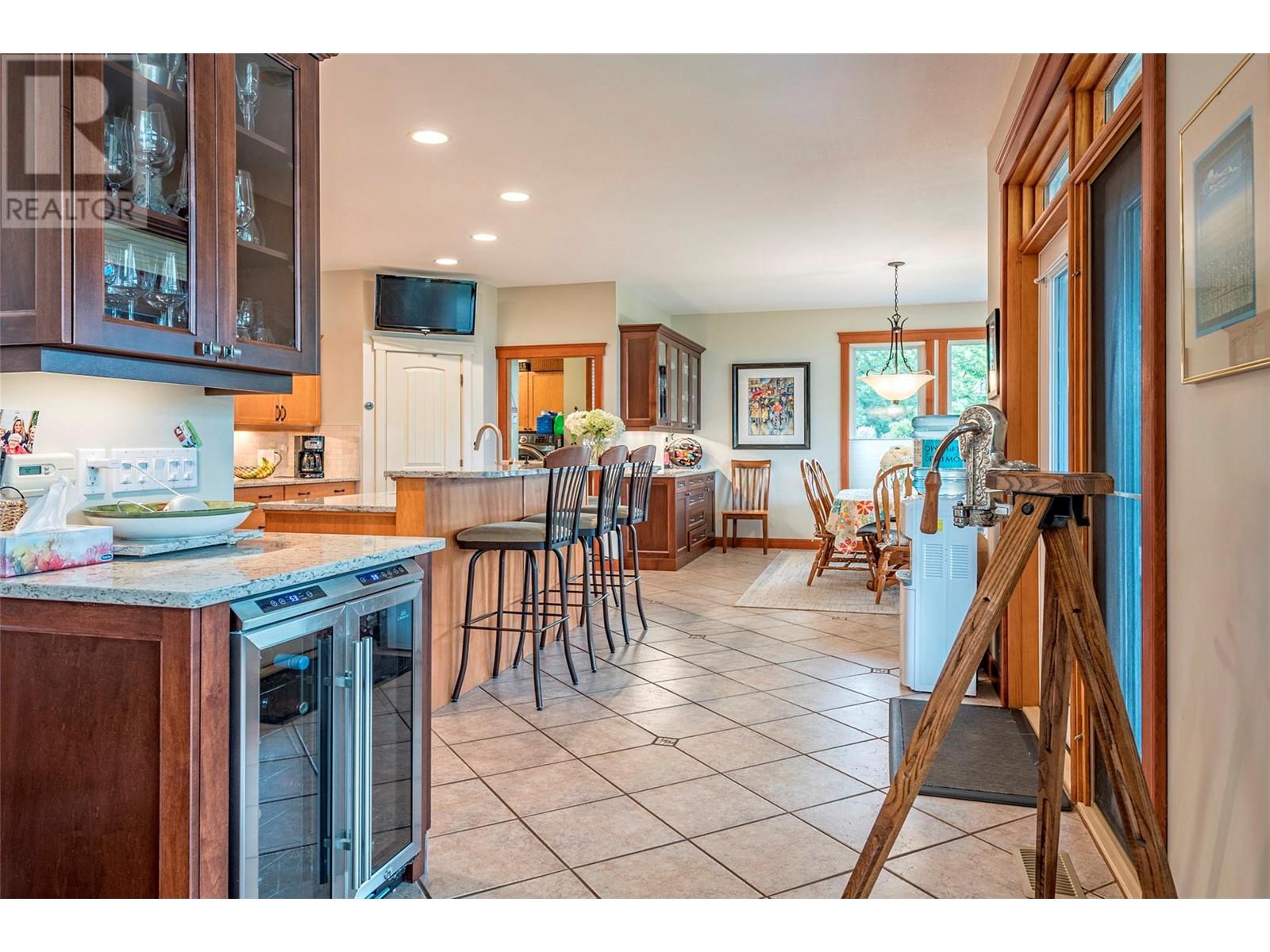 15714 Whiskey Cove Road, Lake Country