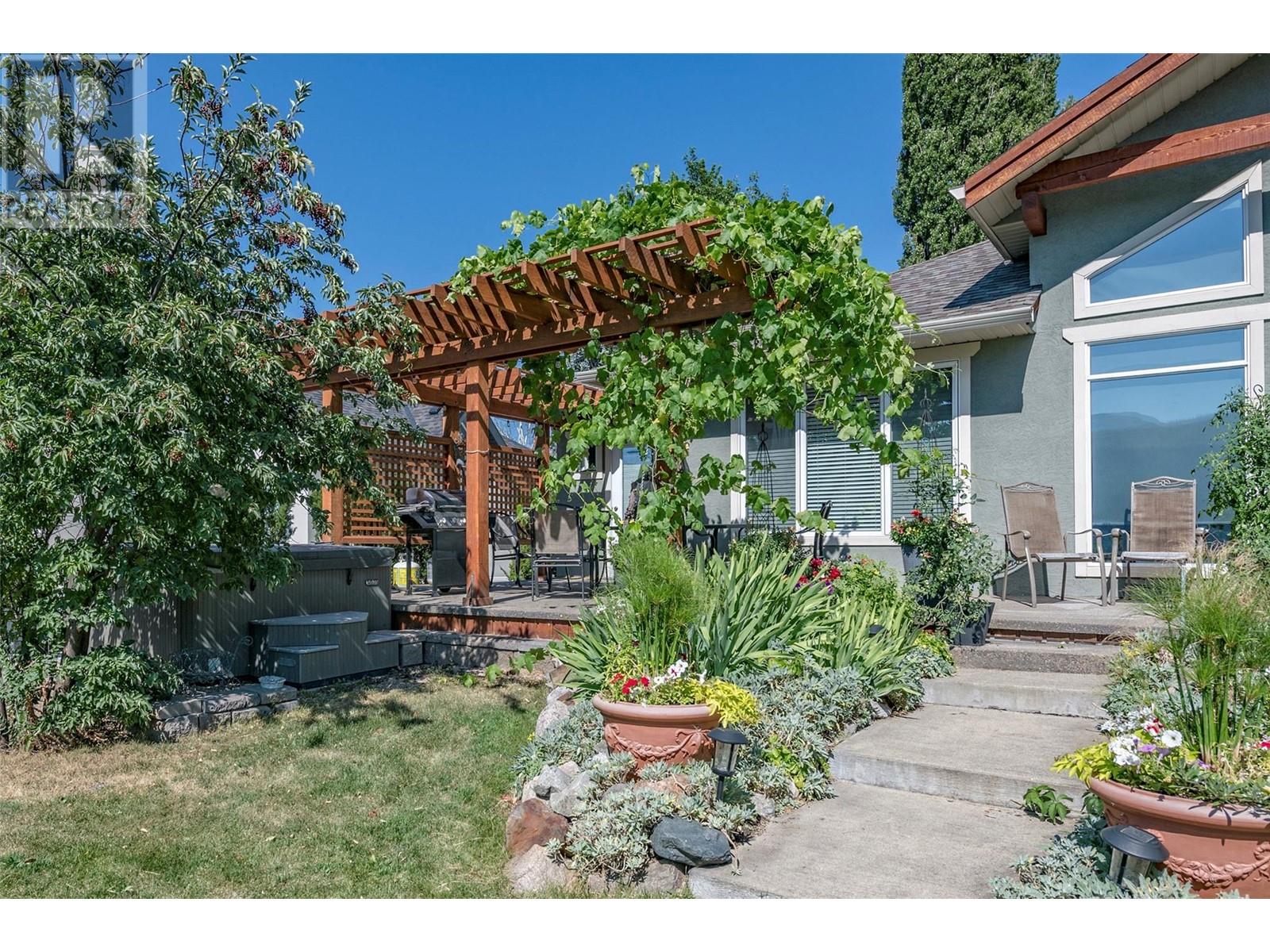15714 Whiskey Cove Road, Lake Country