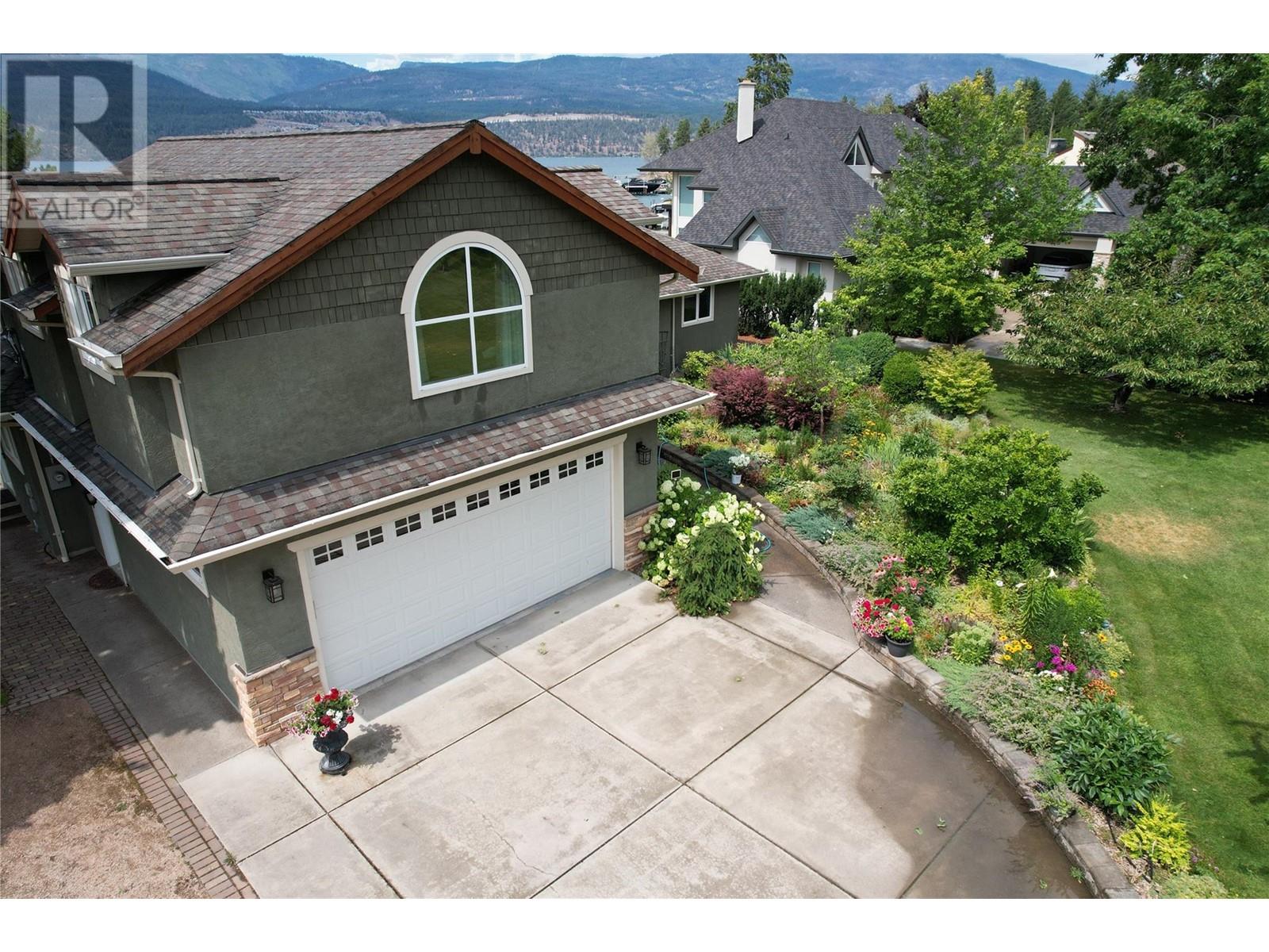 15714 Whiskey Cove Road, Lake Country