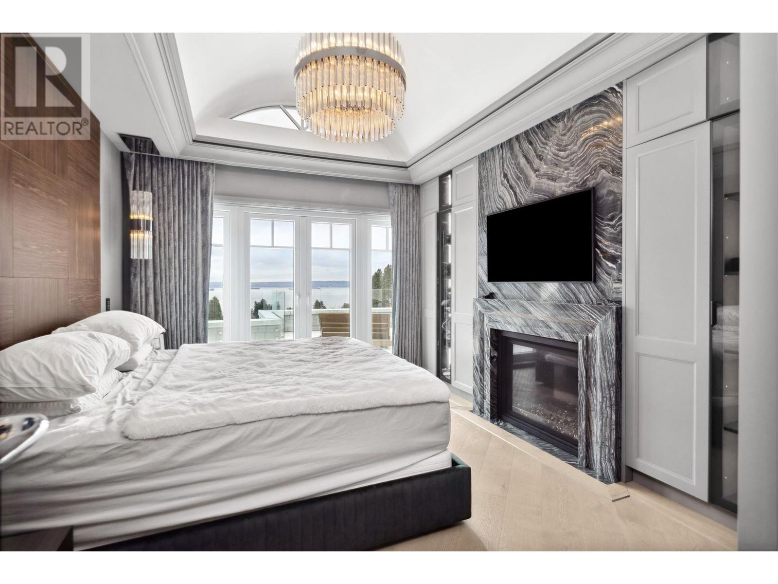 2531 NELSON AVENUE, West Vancouver