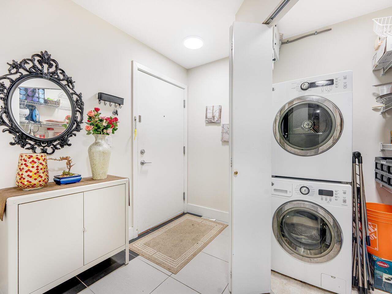 211 6688 120 STREET, Surrey real estate listing R2984370
