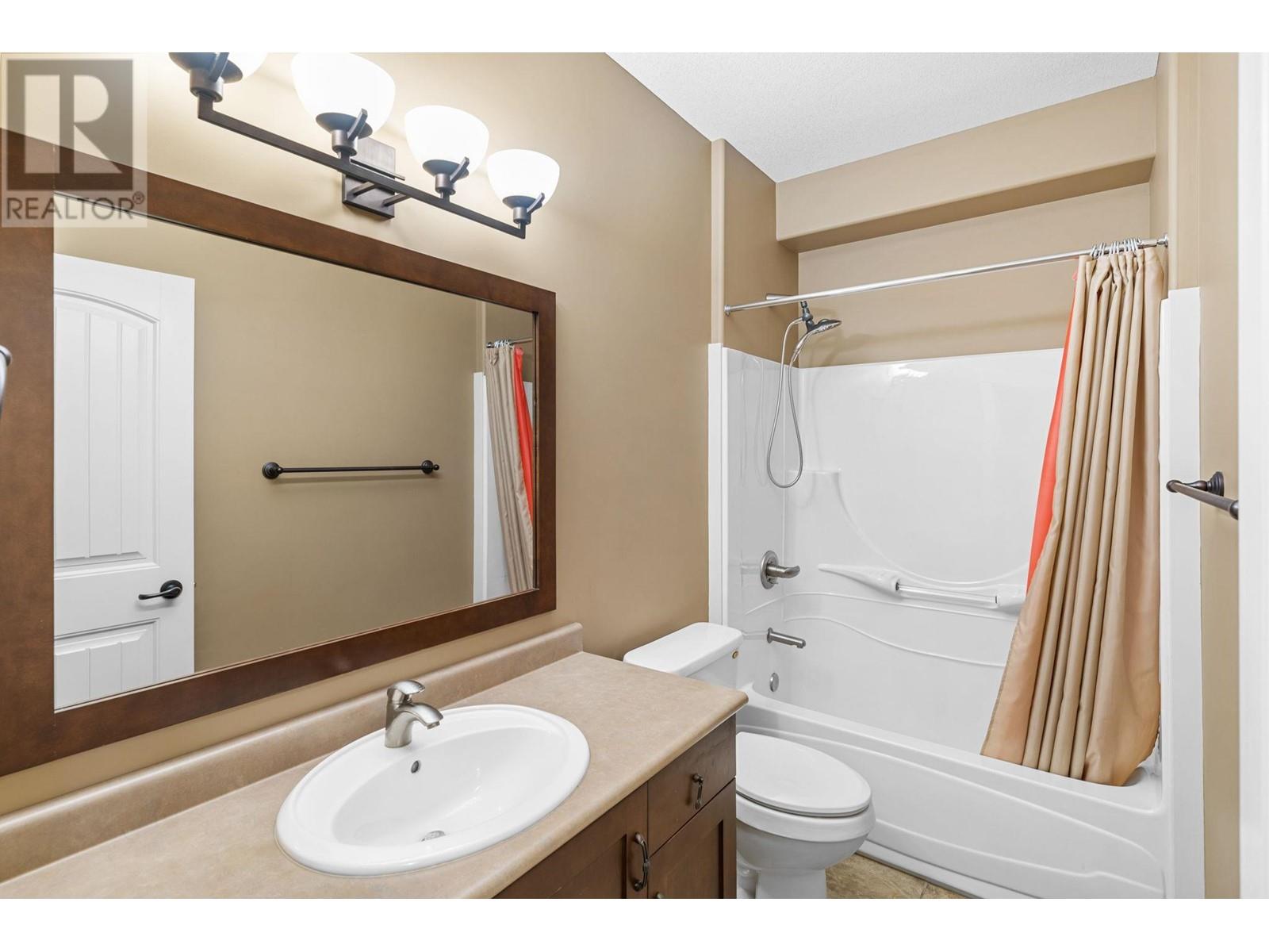 108 4350 Ponderosa Drive, Peachland