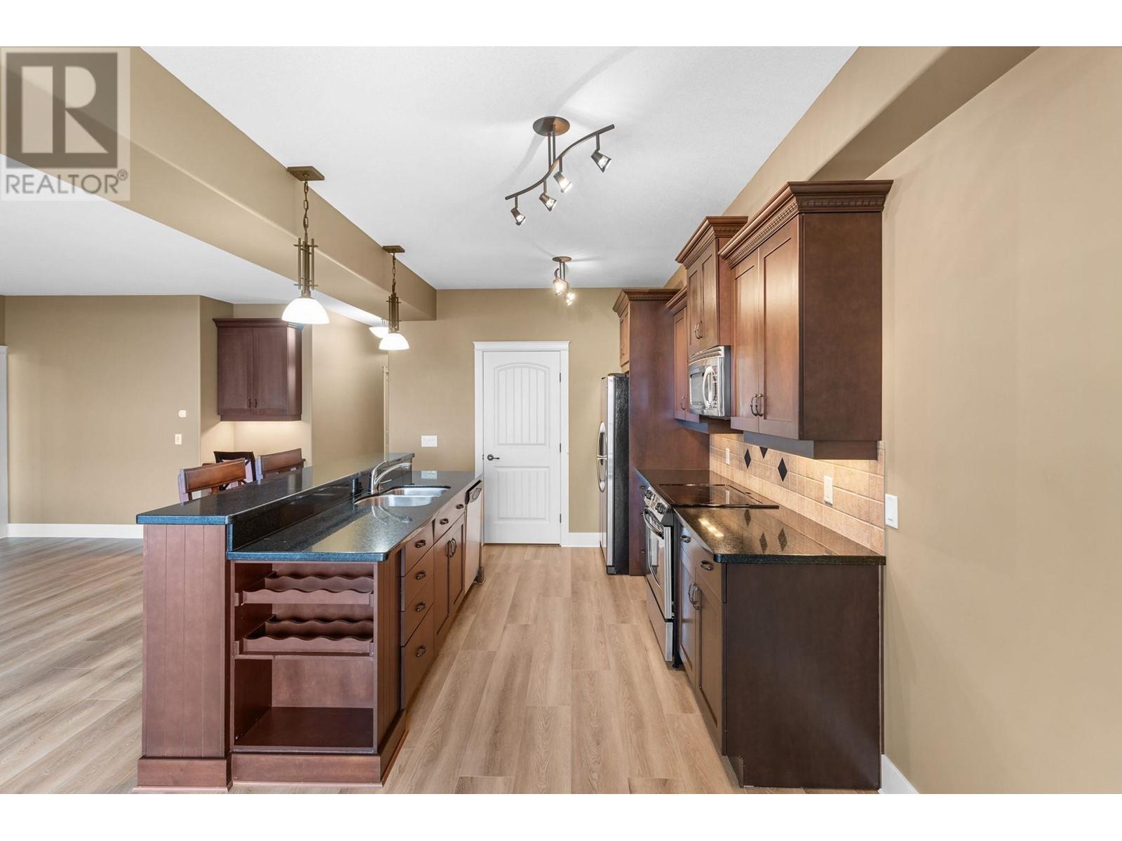 108 4350 Ponderosa Drive, Peachland