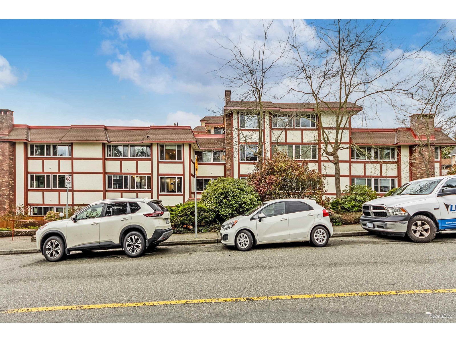 207 1381 MARTIN STREET, White Rock real estate listing R2982949