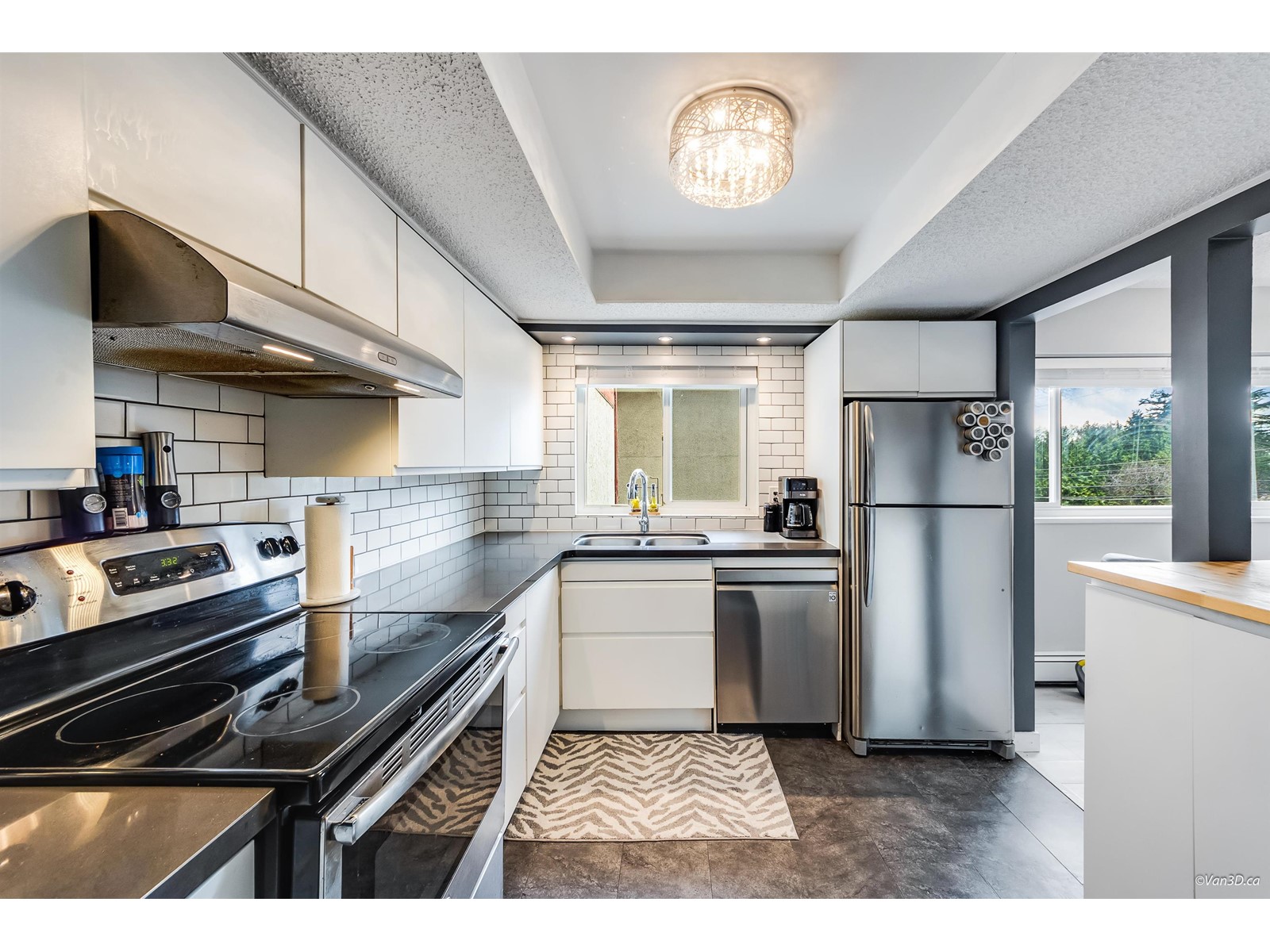 207 1381 MARTIN STREET, White Rock real estate listing R2982949