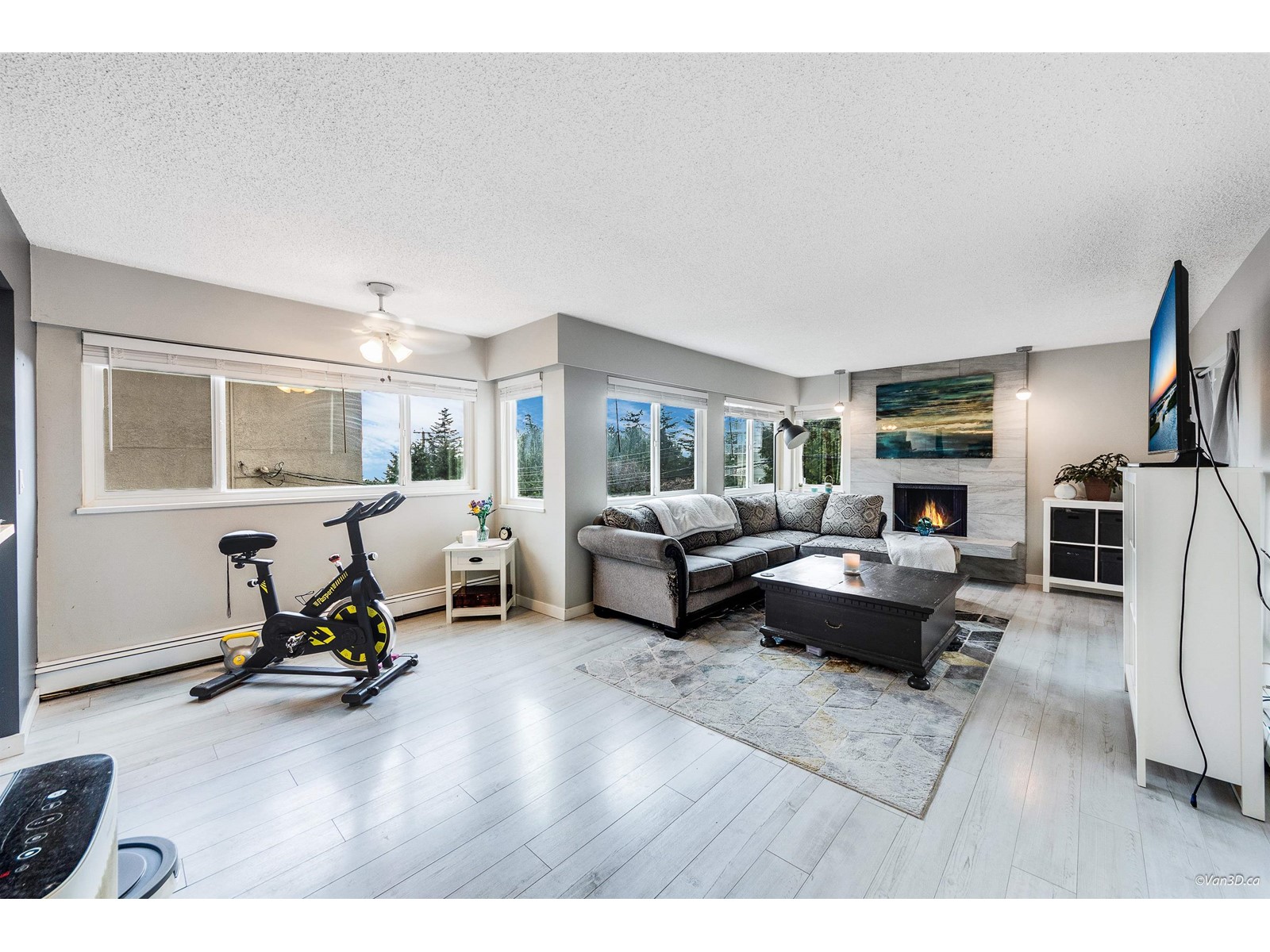 207 1381 MARTIN STREET, White Rock real estate listing R2982949