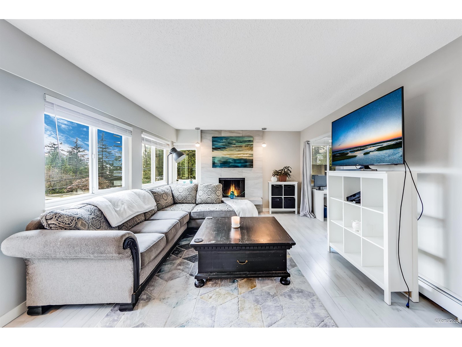207 1381 MARTIN STREET, White Rock real estate listing R2982949
