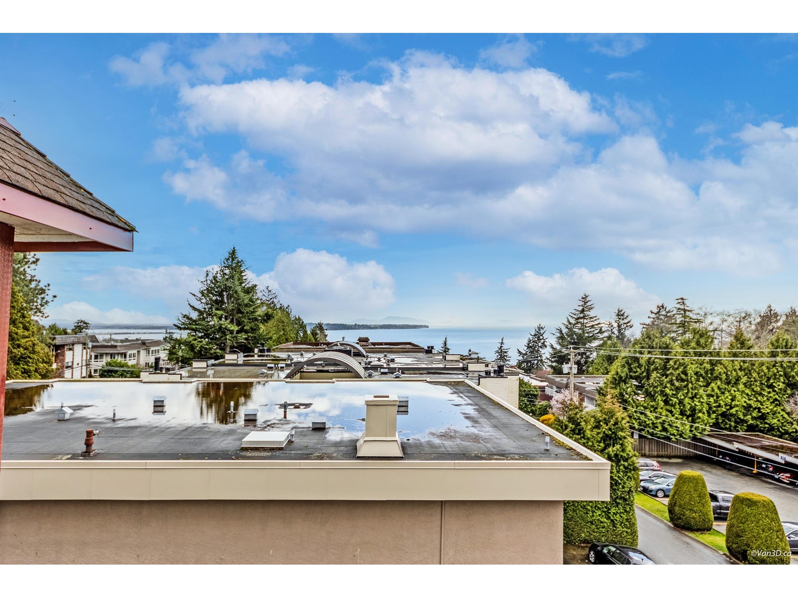 207 1381 MARTIN STREET, White Rock real estate listing R2982949