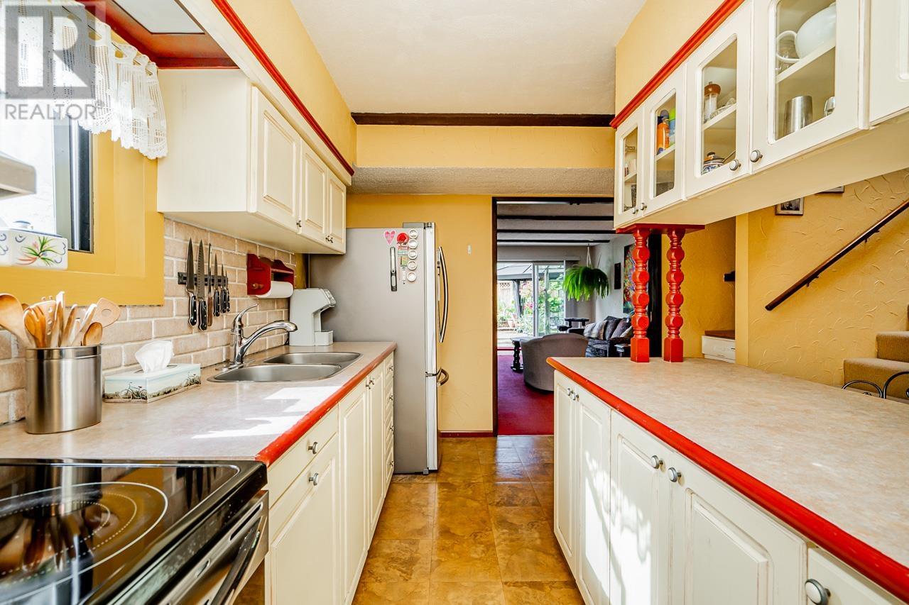 6436 BRUCE STREET, West Vancouver