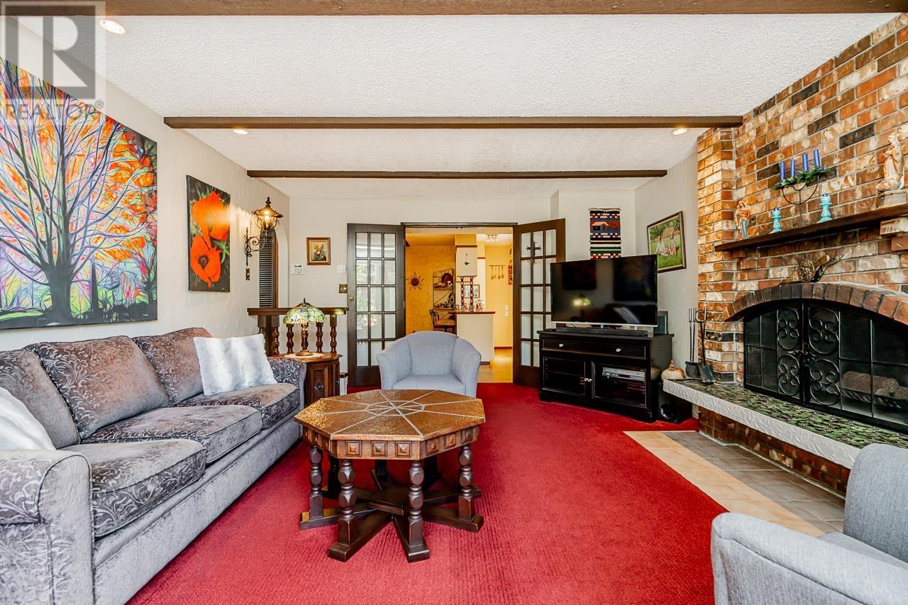 6436 BRUCE STREET, West Vancouver
