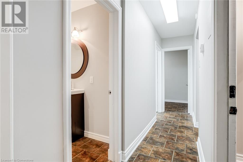 Photo 39 of 15 Empress Avenue, Hamilton ON