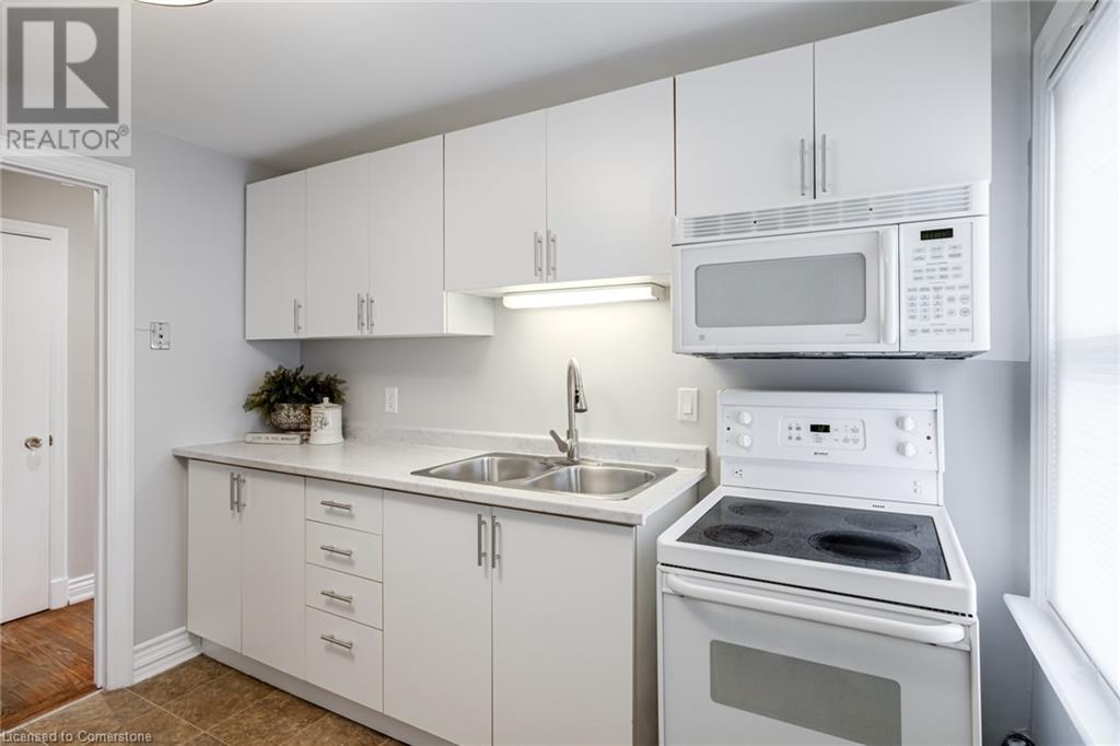 Photo 2 of 15 Empress Avenue, Hamilton ON