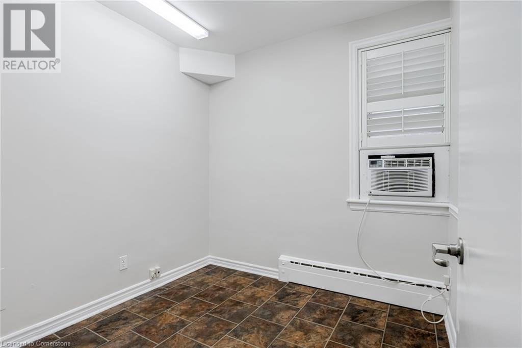 Photo 9 of 15 Empress Avenue, Hamilton ON