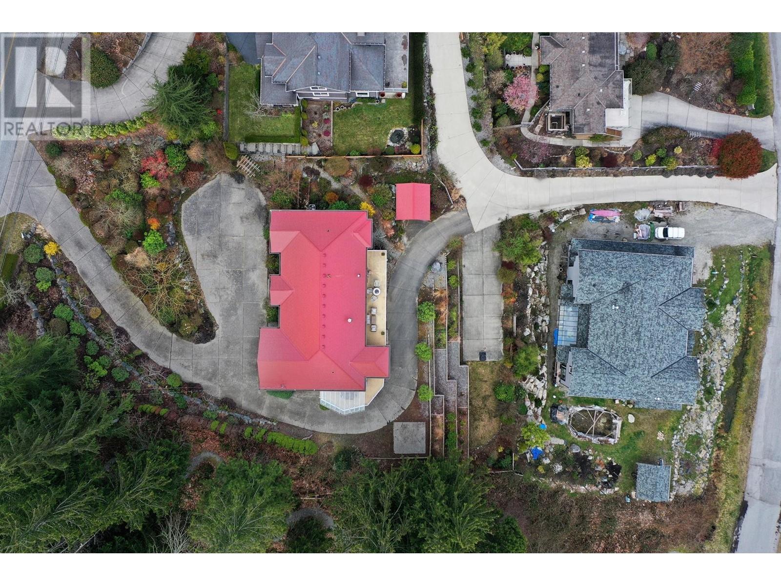 6274 FAIRWAY AVENUE, Sechelt