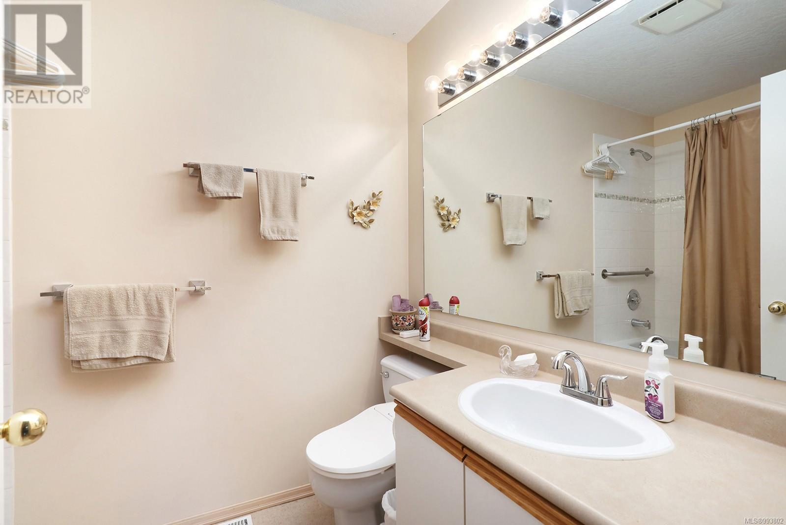 3 1755 Willemar Ave, Courtenay real estate listing 993802