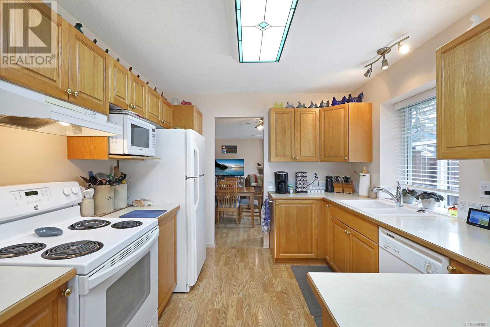3 1755 Willemar Ave, Courtenay real estate listing 993802