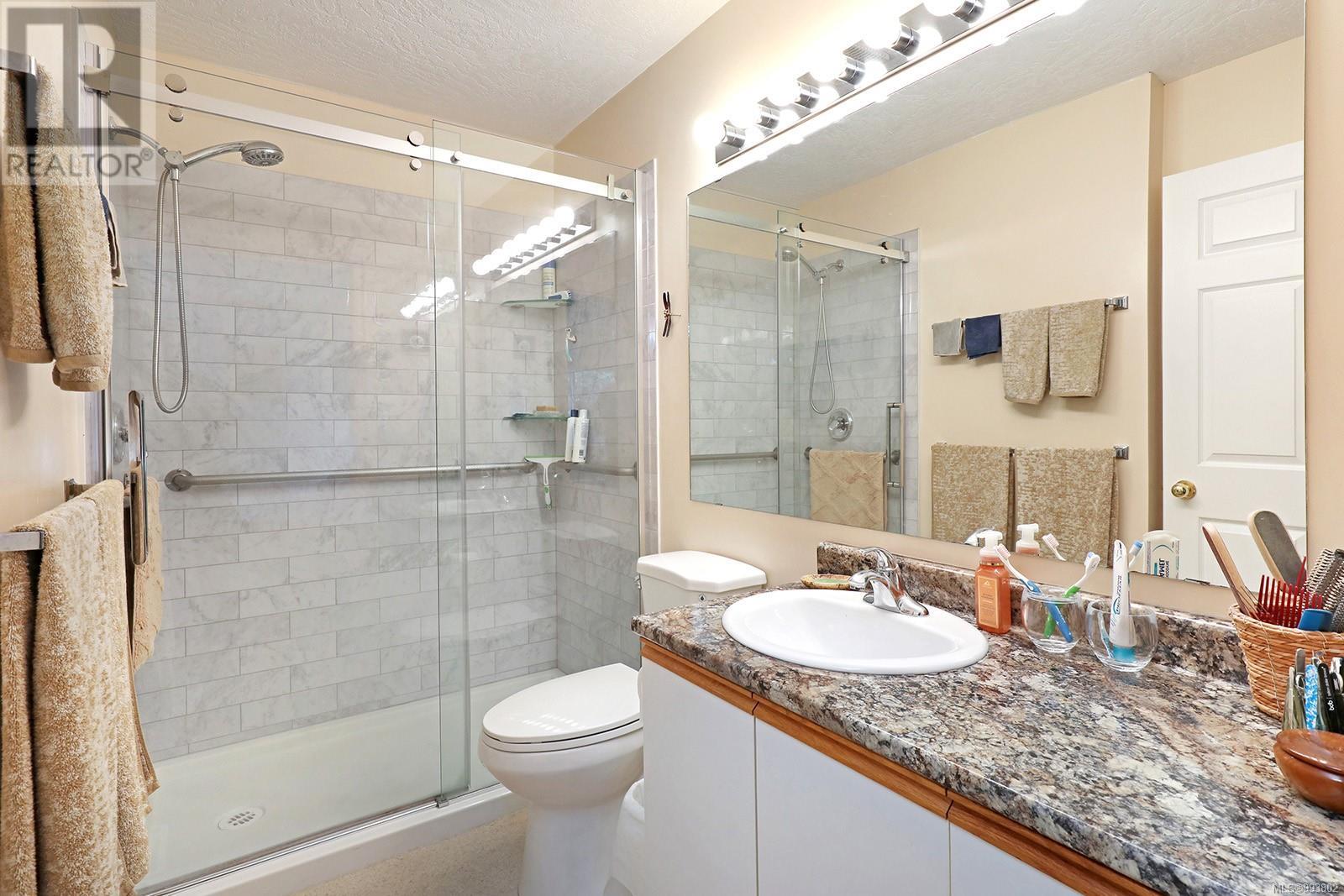 3 1755 Willemar Ave, Courtenay real estate listing 993802