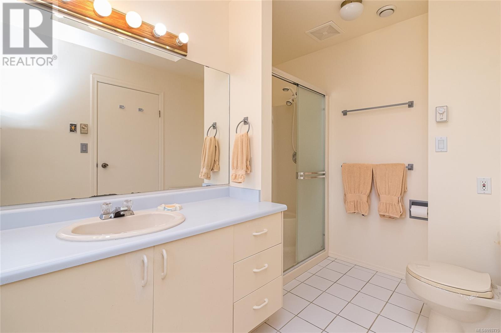  1319 Lands End Road, North Saanich