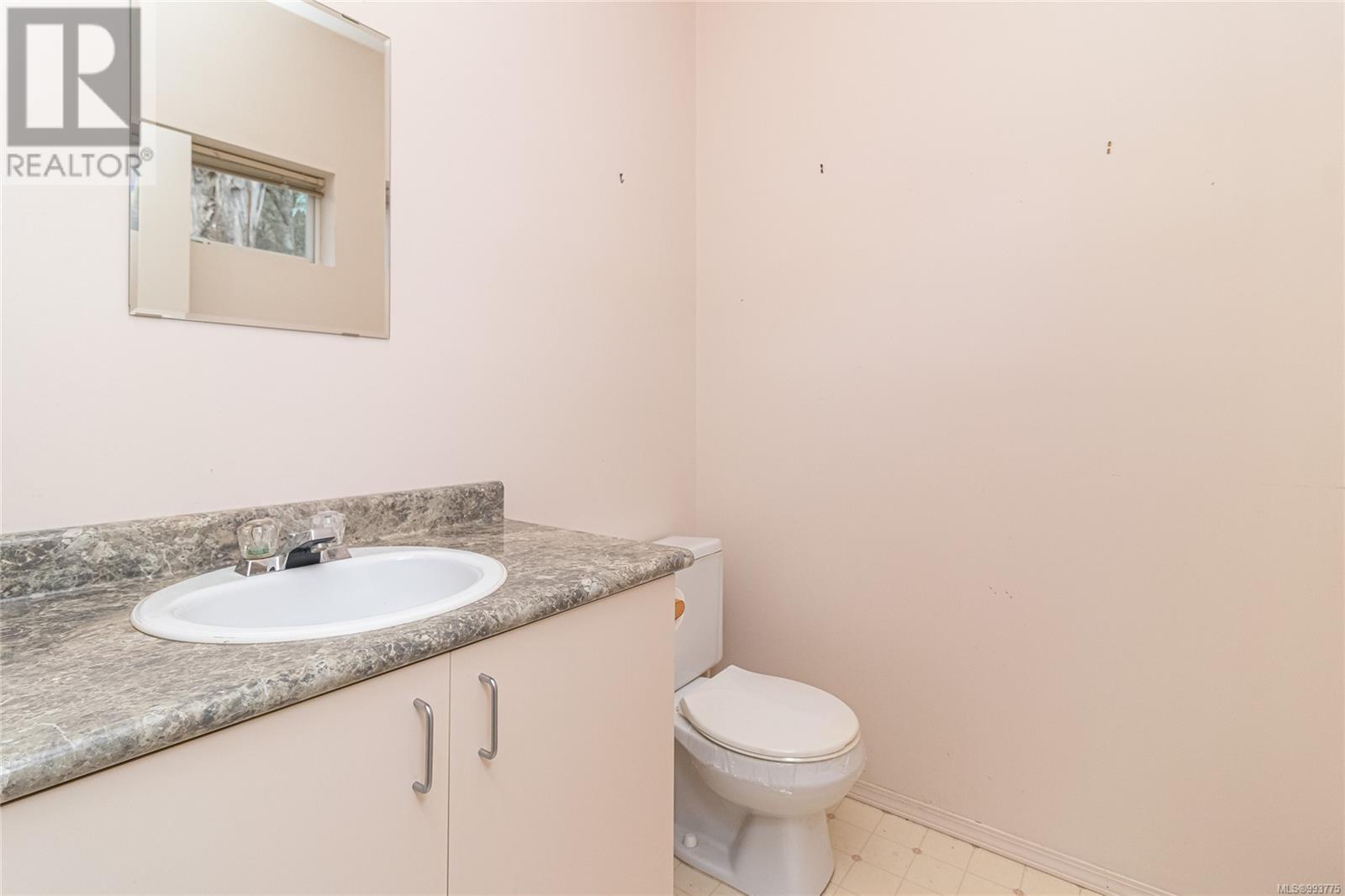  1319 Lands End Road, North Saanich