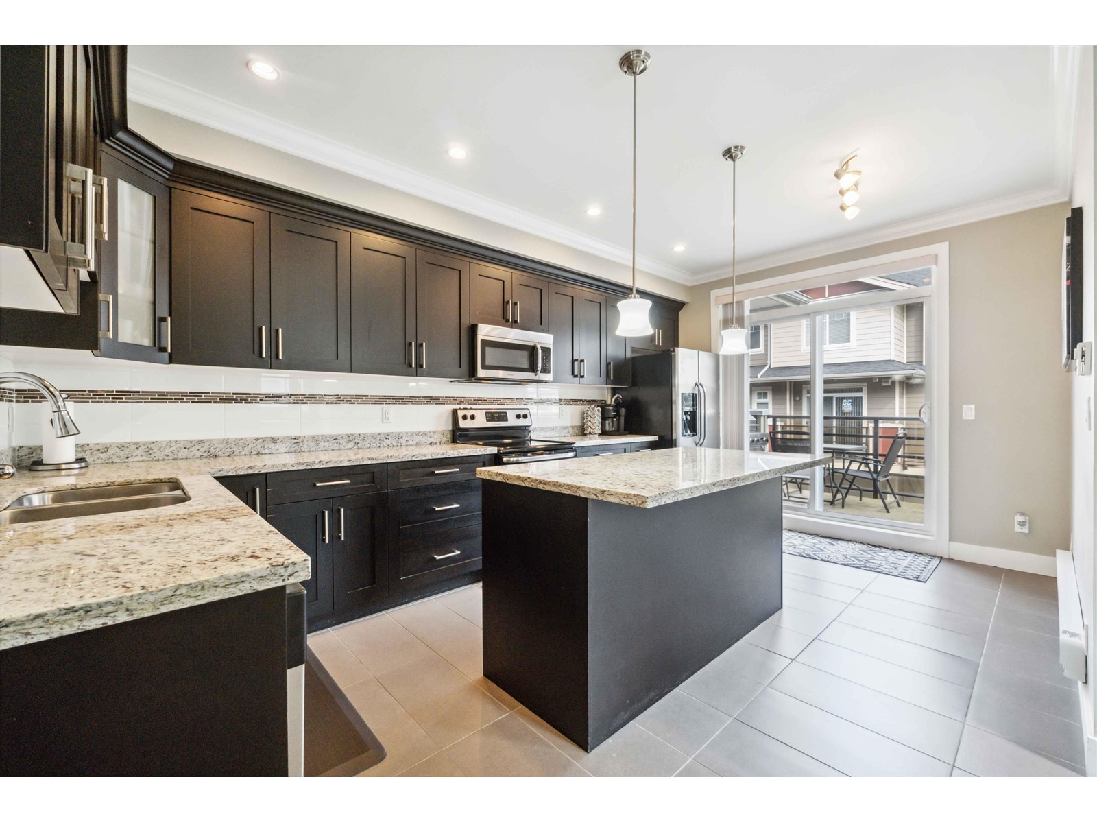 38 6383 140 STREET, Surrey