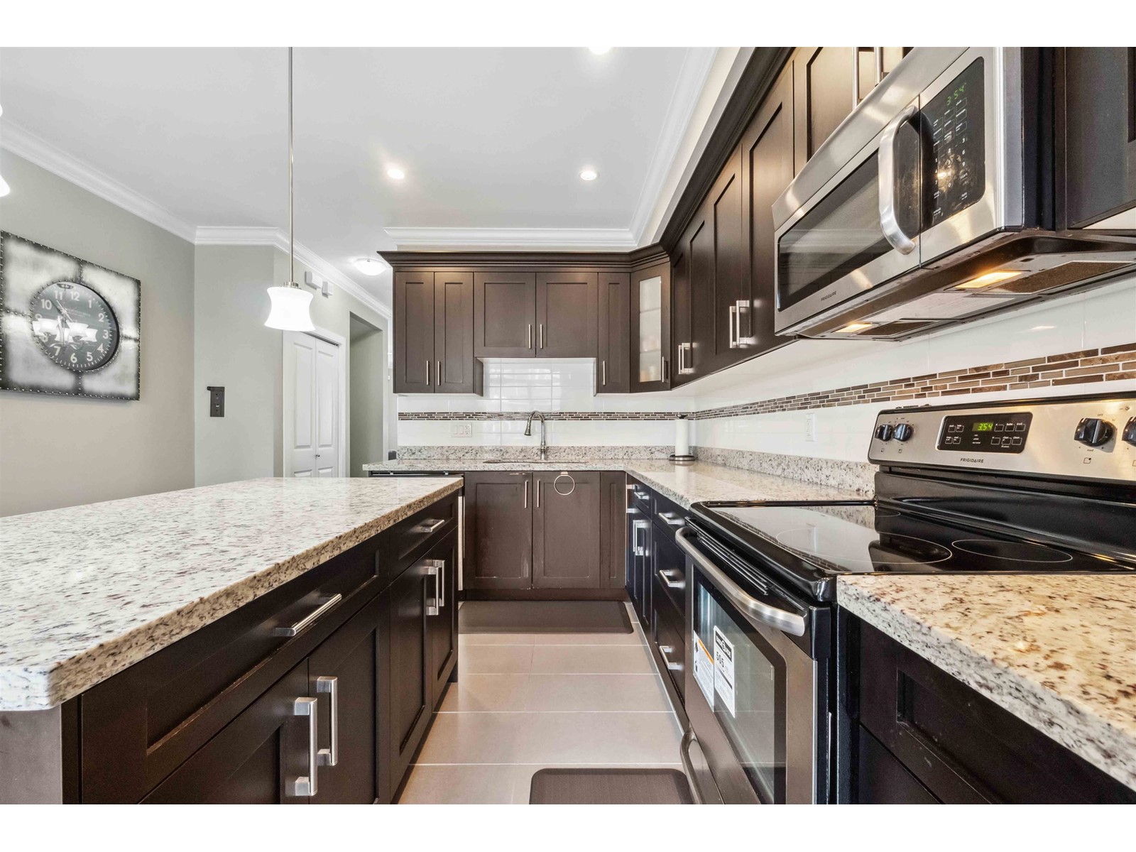 38 6383 140 STREET, Surrey