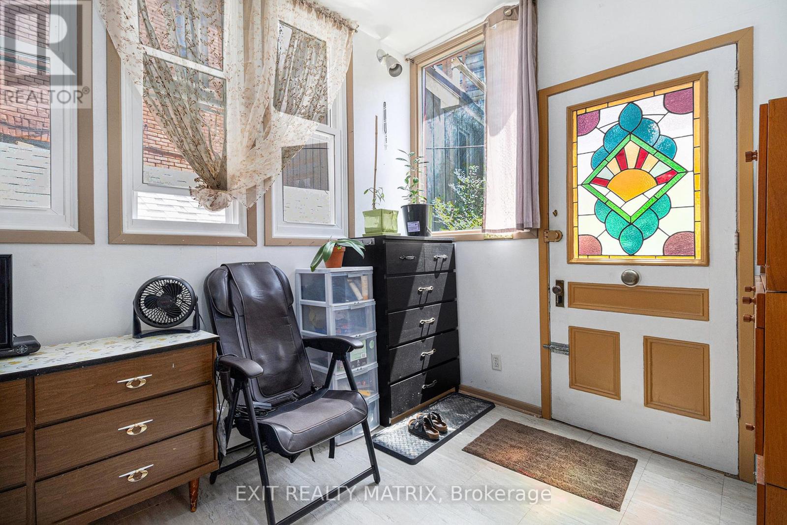 Photo 11 of 14 Somerset Street W, Ottawa ON