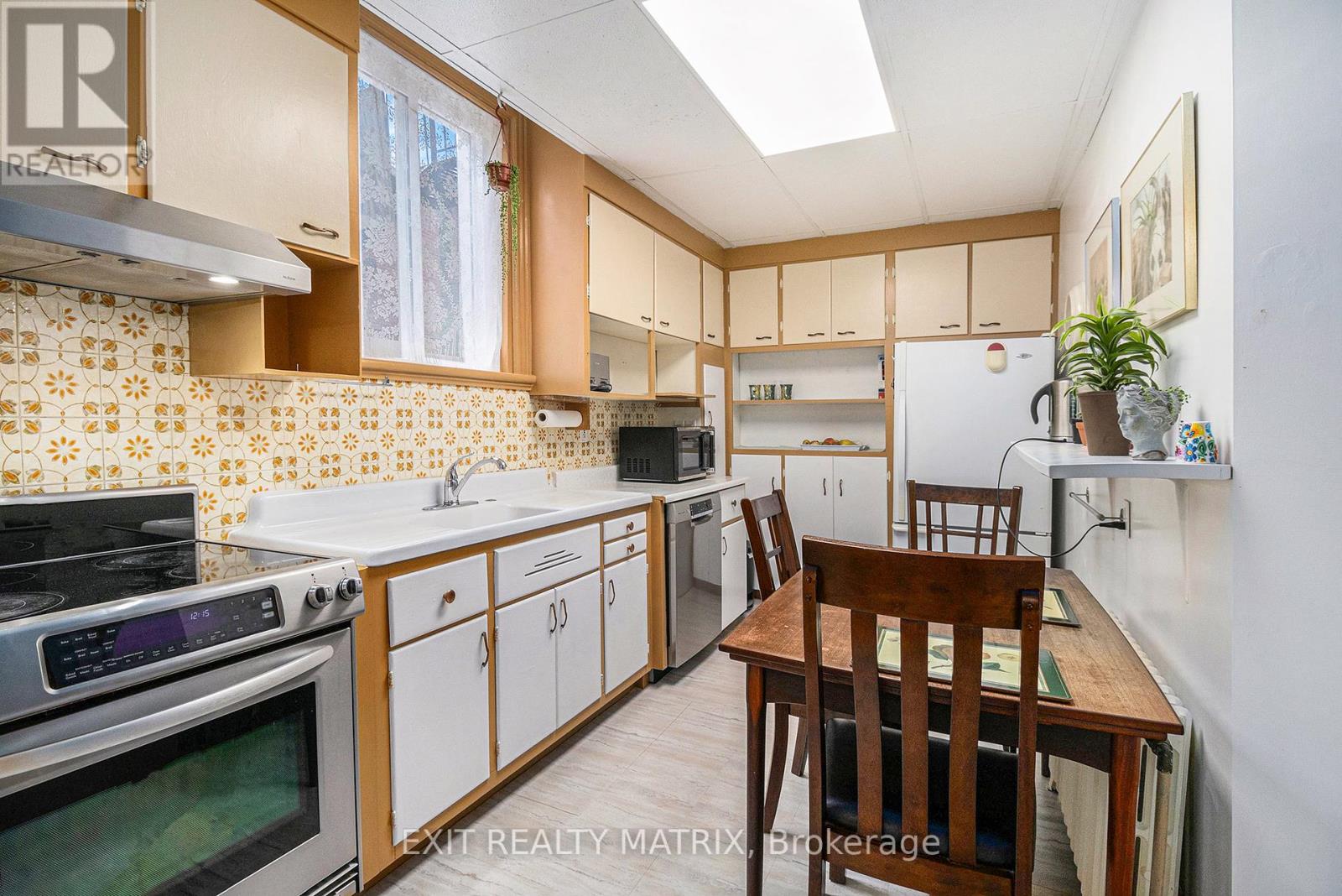 Photo 6 of 14 Somerset Street W, Ottawa ON