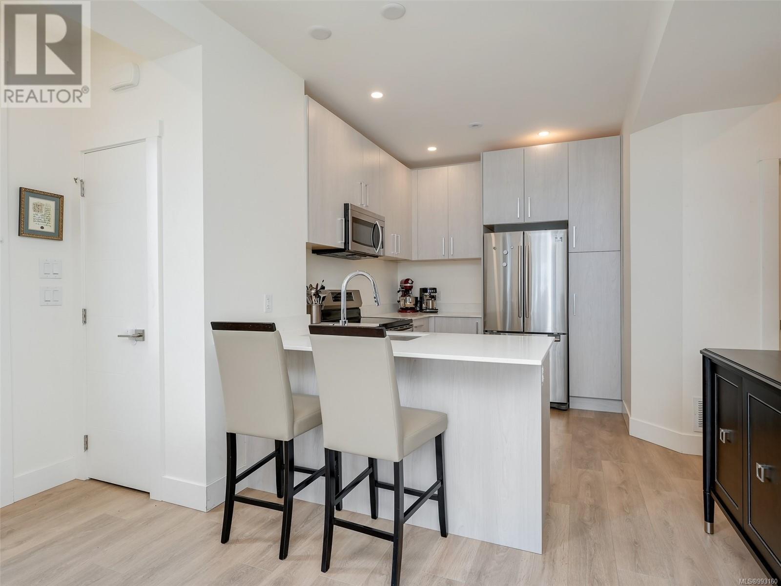 101 3331 Radiant Way, Langford