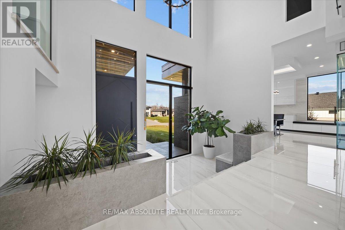 Photo 11 of 553 Shoreway Drive, Ottawa ON